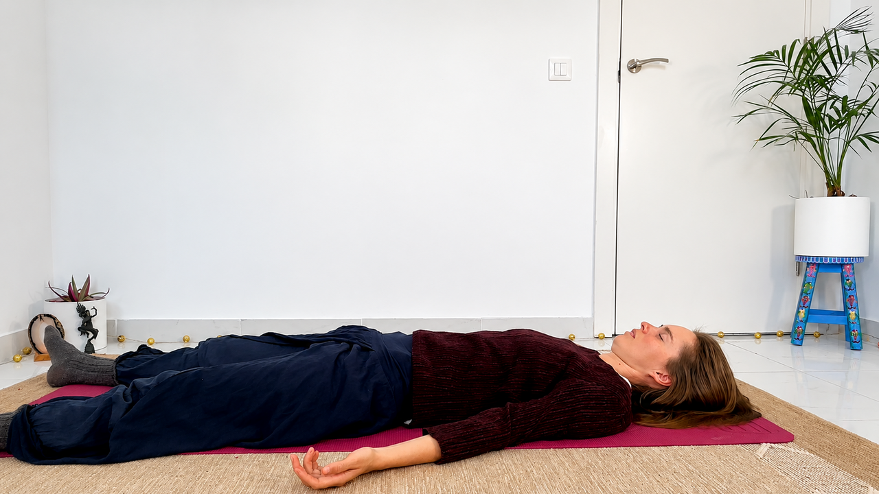 Savasana yoga stress Miriam Endentspannung